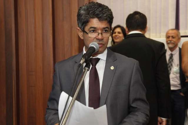 L&iacute;der do governo diz que reformas chegam nesta semana &agrave; Assembleia