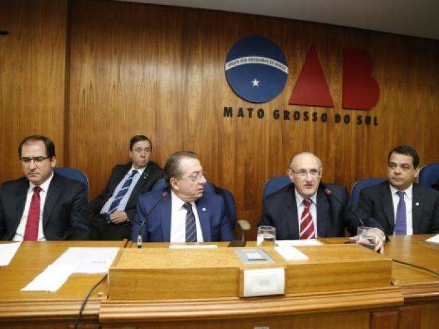 Ap&oacute;s advogados reclamarem de porta girat&oacute;ria, TJ-MS muda acesso ao F&oacute;rum