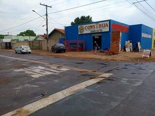 Leitores do Campo Grande News avisaram que chovia nas Moreninhas; quando equipe chegou, chuva já havia ido embora, mas serviu para molhar asfalto (Foto: Maressa Mendonça)
