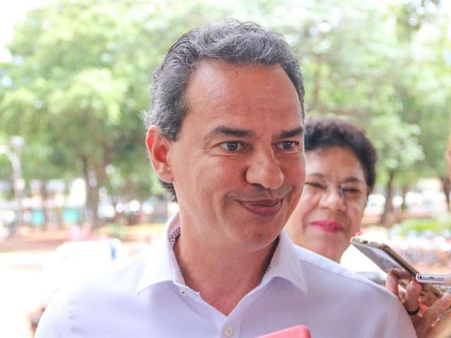 &ldquo;Tudo que o Estado fechar, vou abrir&rdquo;, diz prefeito sobre escolas estaduais