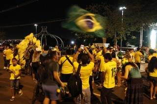 Poucos torcedores participaram da comemoração na Vila Brasil (Foto: Cleber Gellio)
