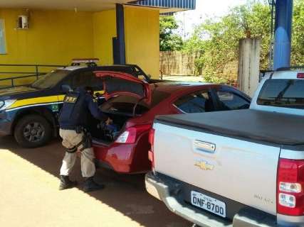 PRF recupera veículos roubados em MG que seriam levados para o Paraguai