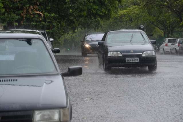 Ventos atingem 70 km em Campo Grande, sem estragos por enquanto