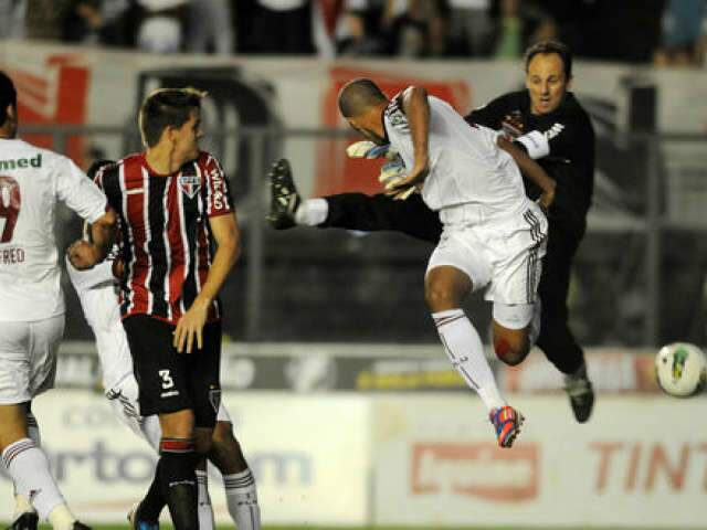  Flu supera o S&atilde;o Paulo por 2 a 1; Atl&eacute;tico Mineiro vence e retorna a lideran&ccedil;a