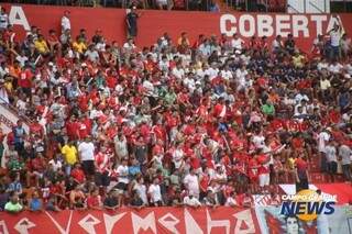 Torcida comercialina terá três jogos para apoiar o time no Estádio Morenão (Foto: Marcos Ermínio)