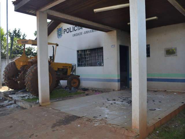  PM refor&ccedil;a efetivo em posto destru&iacute;do em Anhandu&iacute;