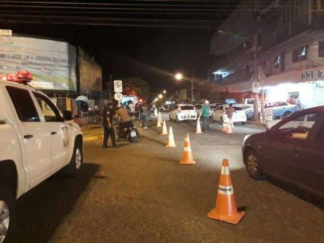 Grupo armado rouba carro de jovem na sa&iacute;da de bar pr&oacute;ximo &agrave; UFMS  