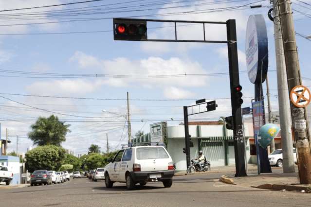Campo Grande n&atilde;o tem agentes para coibir &quot;barbaridades&quot; no tr&acirc;nsito