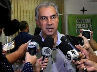 Governador Reinaldo Azambuja em entrevista (Foto: Chico Ribeiro/Segov)