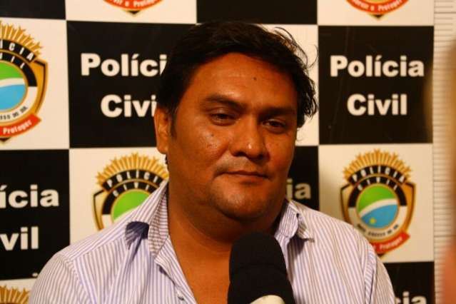 Mulher &eacute; morta a facadas pelo padrasto na Vila Taveir&oacute;polis 