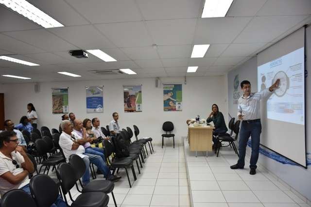 Programa orienta moradores sobre servi&ccedil;os de &aacute;gua e coleta de esgoto