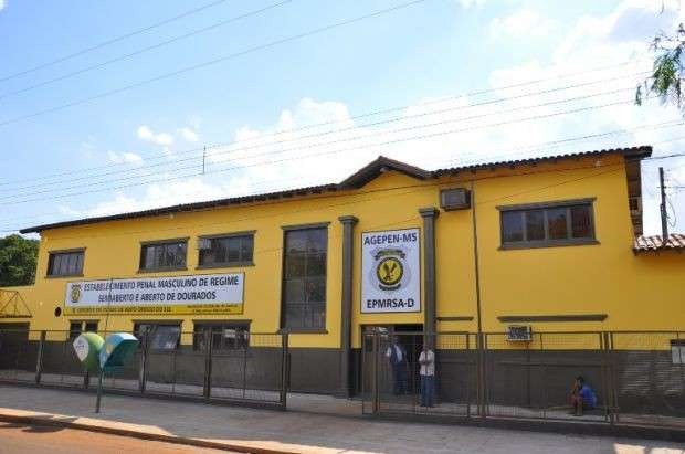 Pres&iacute;dio masculino &eacute; alvejado por 7 tiros de pistola  9 m&iacute;limetros