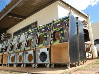 Carcaças de jukebox foram apreendidas em operação. (Foto: Elverson Cardozo)