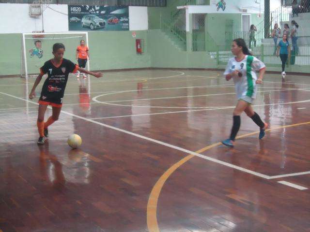 Quatro se classificam para a semifinal da Copa Pelezinho de Futsal Feminino