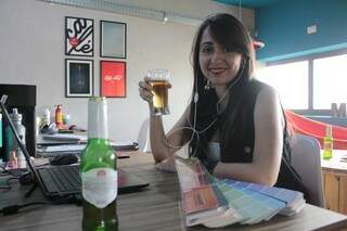 Já para Maria Claudia, cerveja faz parte do happy hour. (Foto: Conectivo Coworking)