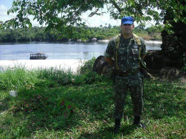 Sargento do Ex&eacute;rcito &eacute; atropelado e fam&iacute;lia tenta localizar motorista