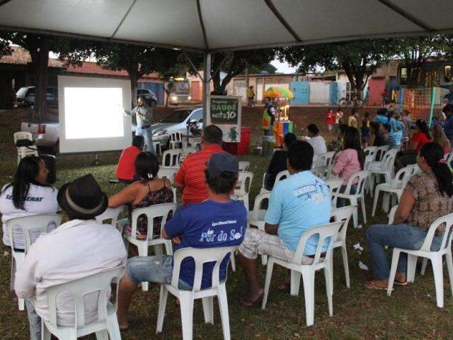 Equipe visitar&aacute; mil casas por m&ecirc;s para explicar import&acirc;ncia da coleta de esgoto