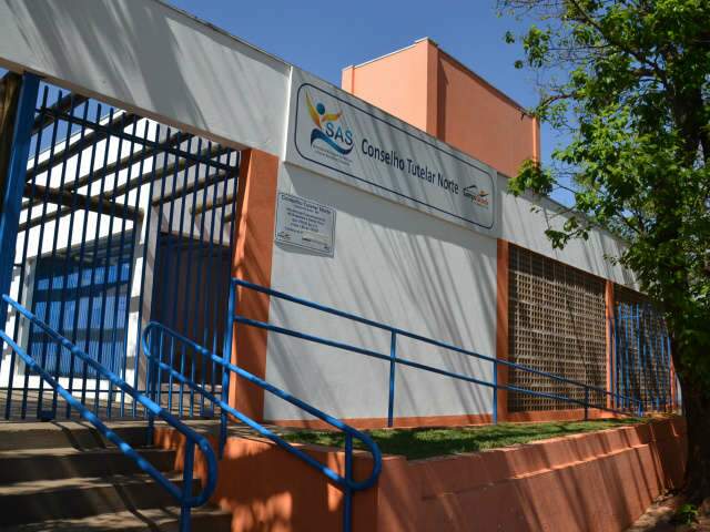  M&atilde;e de garoto encontrado em rodovia nega ter abandonado o filho