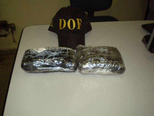  Mais de 2 kg de oxi s&atilde;o encontrados dentro de banheiro de &ocirc;nibus