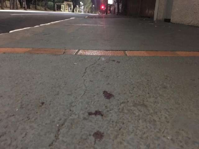 Em briga de vizinhos, um &eacute; baleado e outro esfaqueado na Orla Morena 