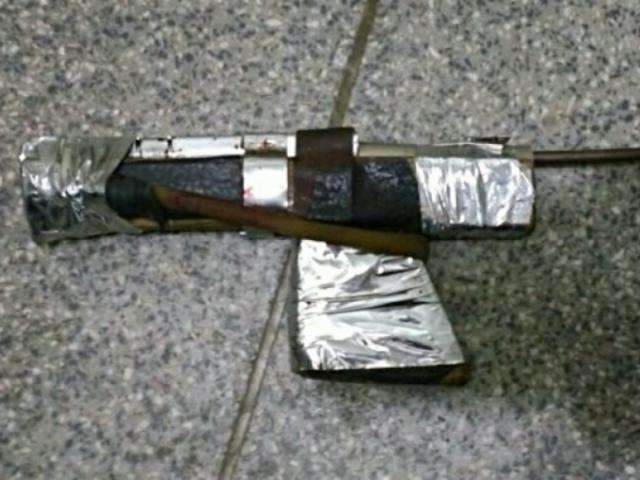 Pol&iacute;cia encontra armas artesanais e faca na cintura de morto pela ex