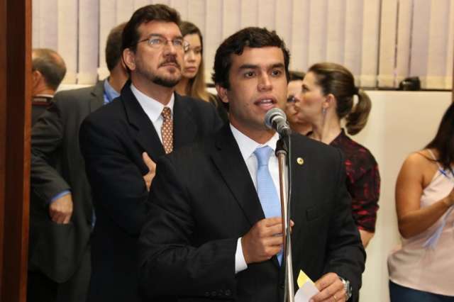 Deputado quer aviso pr&eacute;vio antes do nome ficar sujo na pra&ccedil;a