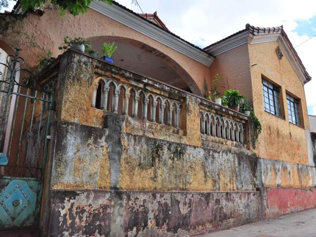 Em casas de mais de 60 anos, a imagem que parou no tempo