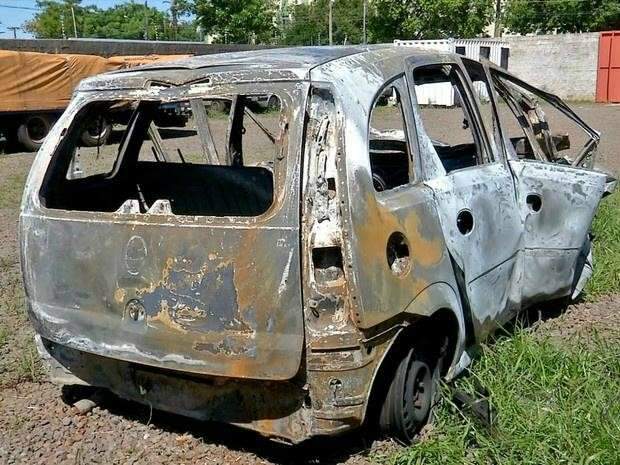 Motorista de carro que pegou fogo ap&oacute;s bater em &ocirc;nibus &eacute; identificada