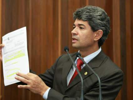  Deputado defende rompimento diplomático com Bolívia e Paraguai