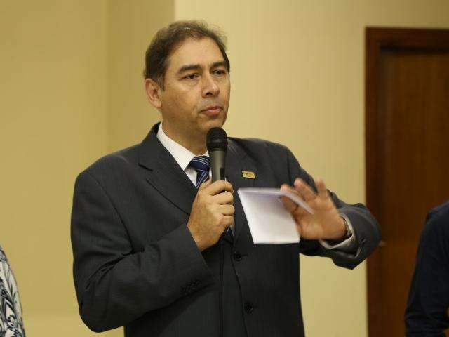 Prefeitura paga vale alimenta&ccedil;&atilde;o e servidores j&aacute; podem retir&aacute;-lo amanh&atilde;