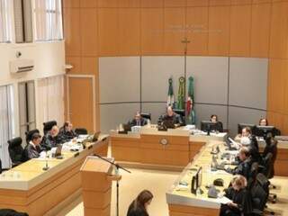 Estudante de 16 anos poderá cursar Direito após aprovação em vestibular Estudante de 16 anos poderá cursar Direito após aprovação em vestibular