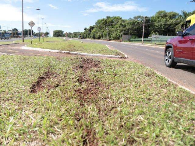  Fam&iacute;lia suspeita que buraco causou acidente com morte na Gury Marques 