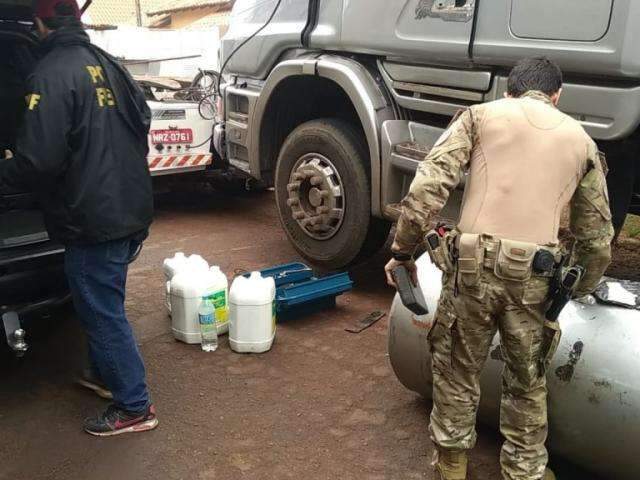 Pol&iacute;cia Federal apreende 300 quilos de coca&iacute;na em fundo falso de carreta