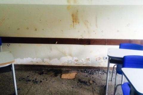 Escola municipal tem sala de aula incendiada em ato de vandalismo 