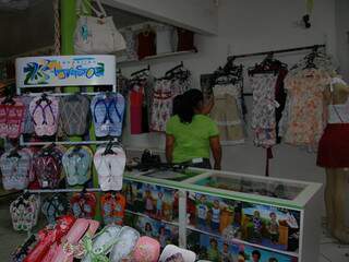  Com&eacute;rcio nos bairros: bater perna para as compras deixou de ser ida ao centro
