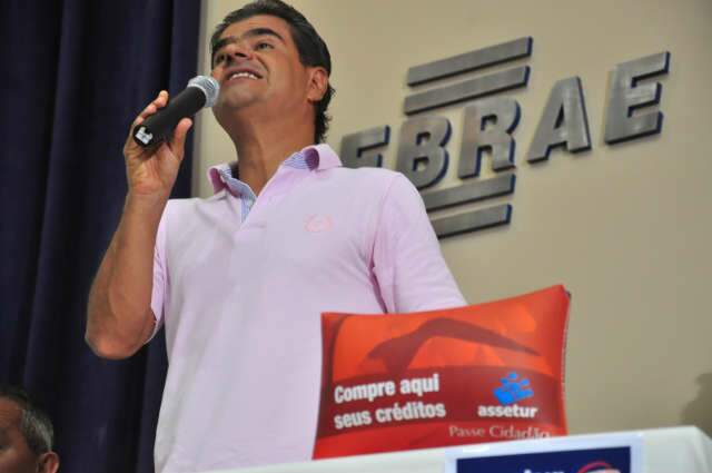  Prefeito tenta negociar realiza&ccedil;&atilde;o de shows da Expogrande este ano