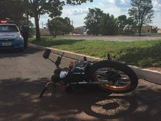 Motocicleta usada por jovem durante tentativa de fugir da polícia (André Bittar)
