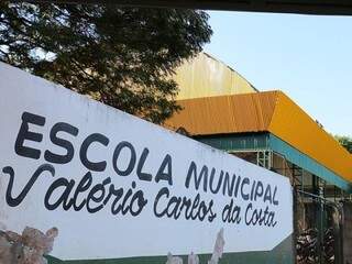 Caso aconteceu na Escola Municipal Valério Carlos da Costa (Foto: Paula Lúcia/Região News)