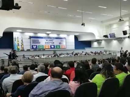 Audiência sobre plano diretor lota Câmara de Vereadores