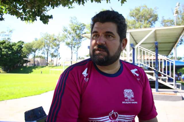 Com projeto abandonado, fio de &aacute;gua &eacute; o que resta do lago do R&aacute;dio Clube
