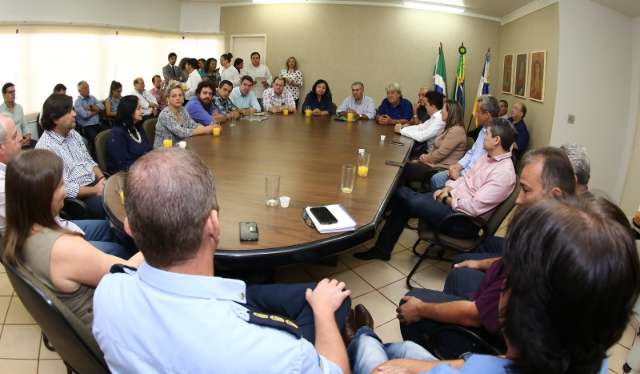 Reinaldo pede para C&acirc;mara acelerar projeto sobre contrato da Sanesul