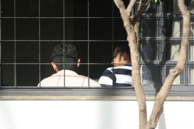 Quatro homens s&atilde;o sequestrados, amarrados e t&ecirc;m caminhonete levada