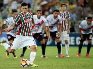 Fluminense faz 2 a 0 contra o Defensor no finalzinho de jogo no Maracan&atilde;.