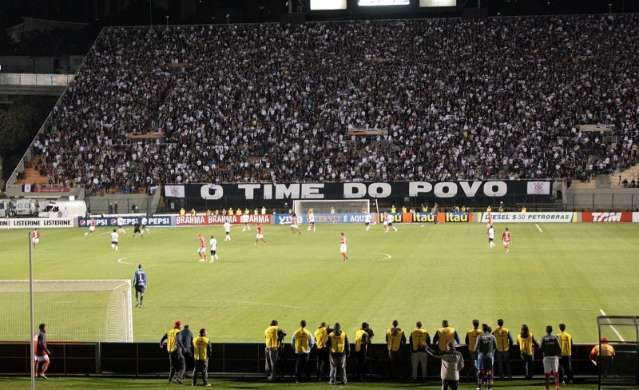 Flamengo e S&atilde;o Paulo perdem torcedores em ranking, Corinthians avan&ccedil;a