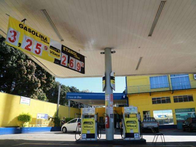 Gasolina e diesel ficam mais baratos nas refinarias a partir desta quinta