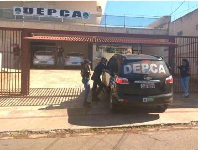 Pol&iacute;cia investiga envio de fotos de mortos e &aacute;udios com amea&ccedil;as a adolescentes