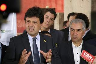 O Ministro da Saúde, Luiz Henrique Mandetta, e o governador Reinaldo Azambuja (Foto: Guilherme Kawaminami)