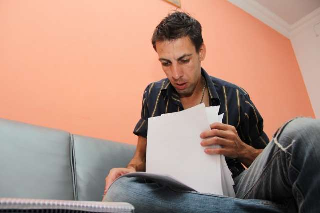 Vendedor chega andando e fica &quot;vegetando&quot; ap&oacute;s procurar posto