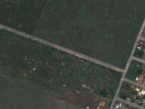 Prefeitura n&atilde;o limpa &aacute;rea e morador p&otilde;e fogo para reduzir lix&atilde;o em bairro