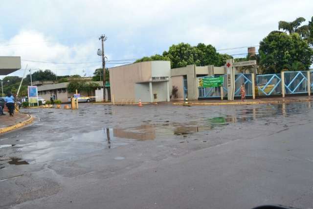 Chuva alaga CTI inaugurado h&aacute; 1 m&ecirc;s e HU n&atilde;o tem onde internar beb&ecirc;s